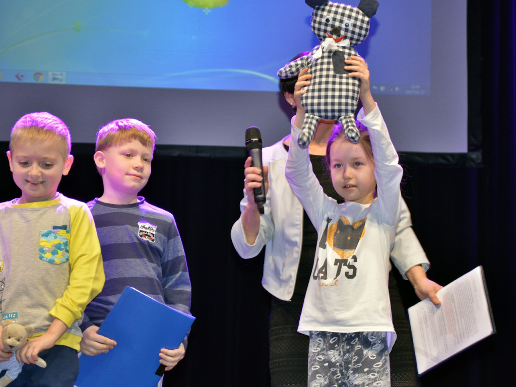 Przedszkolaki poczytają misiowi bajki [FOTO]