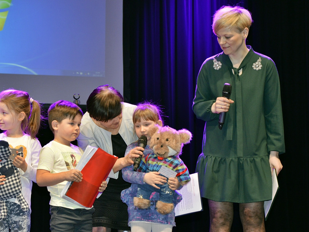 Przedszkolaki poczytają misiowi bajki [FOTO]