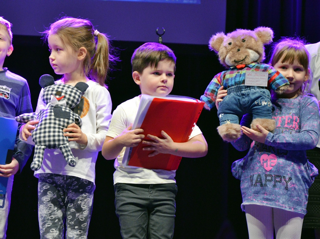 Przedszkolaki poczytają misiowi bajki [FOTO]