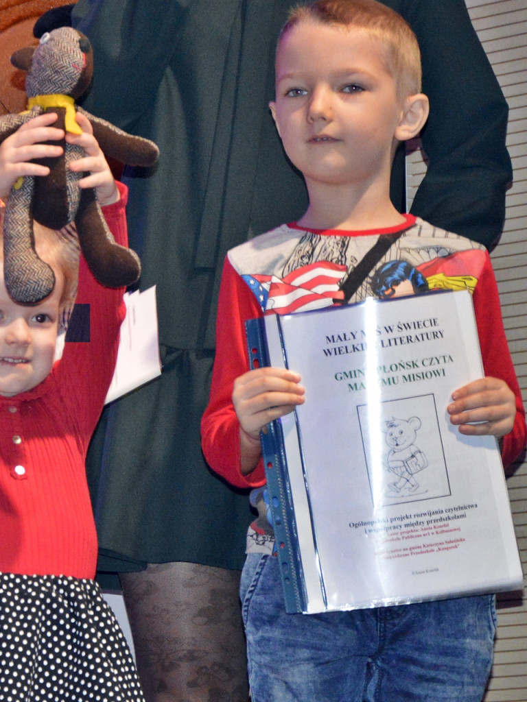 Przedszkolaki poczytają misiowi bajki [FOTO]