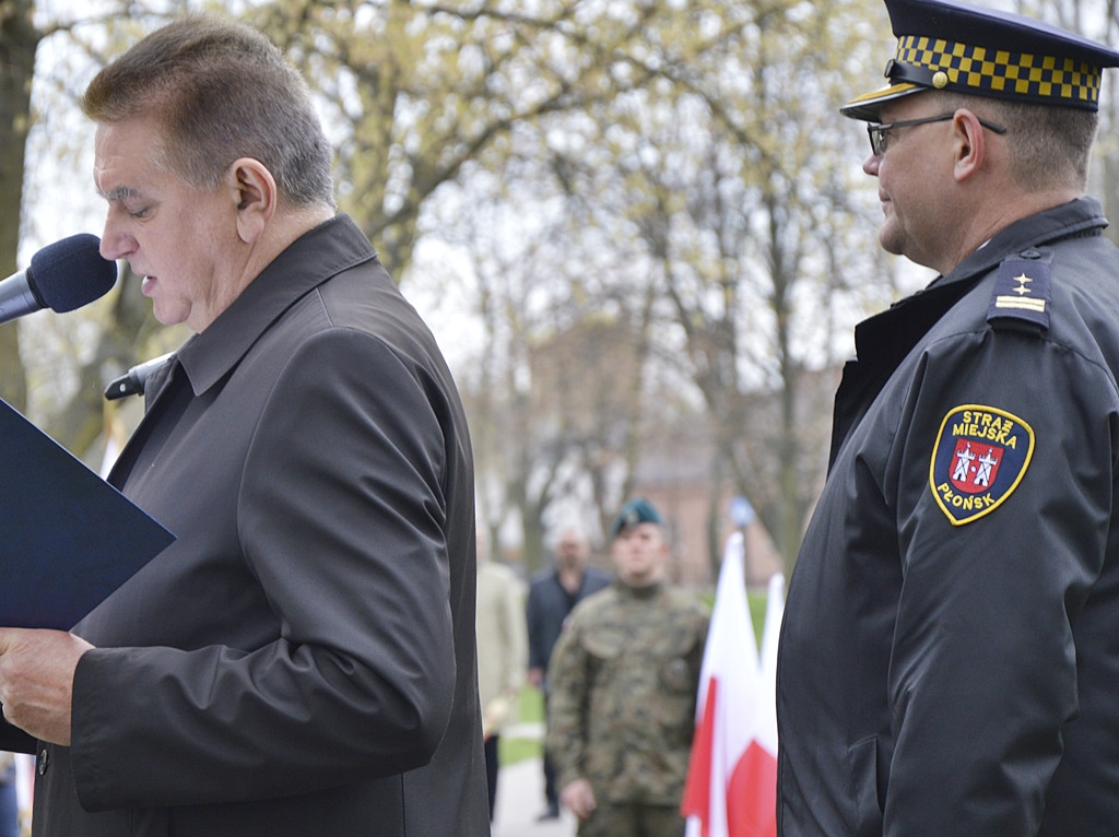 Gdy zgasną już znicze pod katyńskim krzyżem... [FOTORELACJA]