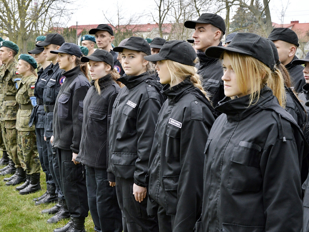 Gdy zgasną już znicze pod katyńskim krzyżem... [FOTORELACJA]