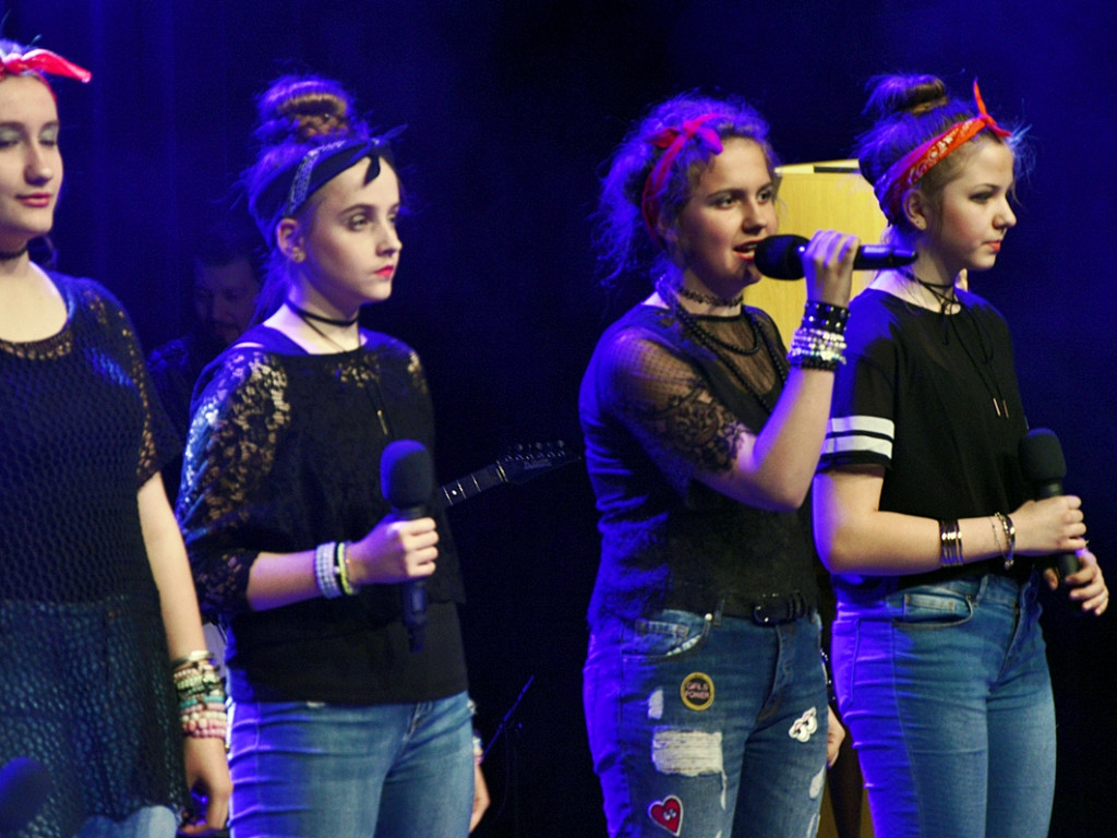 Muzyka z lat 80-tych to jest to! [FOTO-VIDEO]