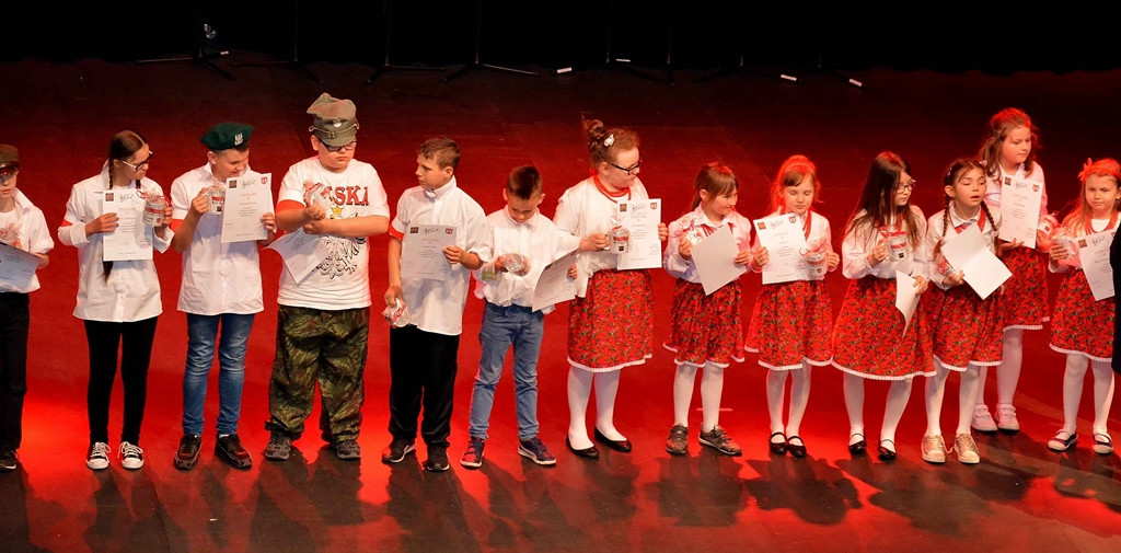 Z piosenką patriotyczną na ustach [FOTORELACJA]