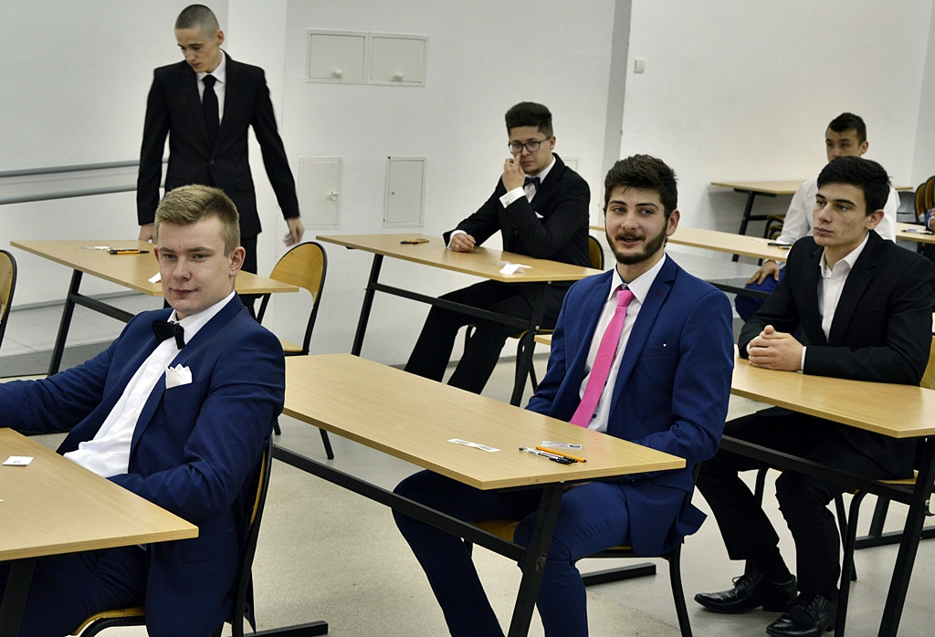 Egzaminem z języka polskiego rozpoczęła się matura 2017 [FOTO]