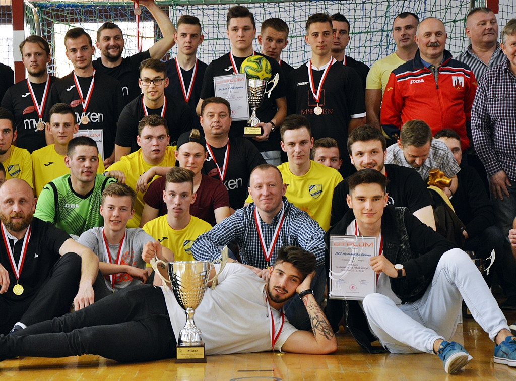 Halowa liga w Baboszewie na finiszu. Władysław Żmuda gościem honorowym [FOTO-VIDEO]