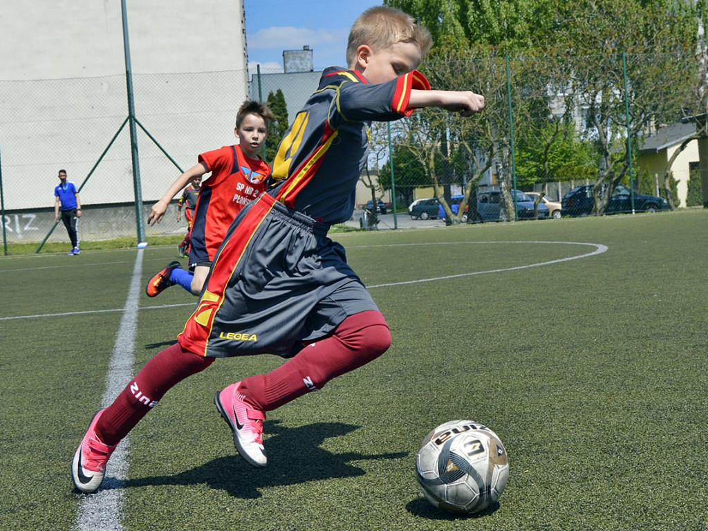Były gole, emocje i głośny doping [FOTORELACJA Z ORLIKA]