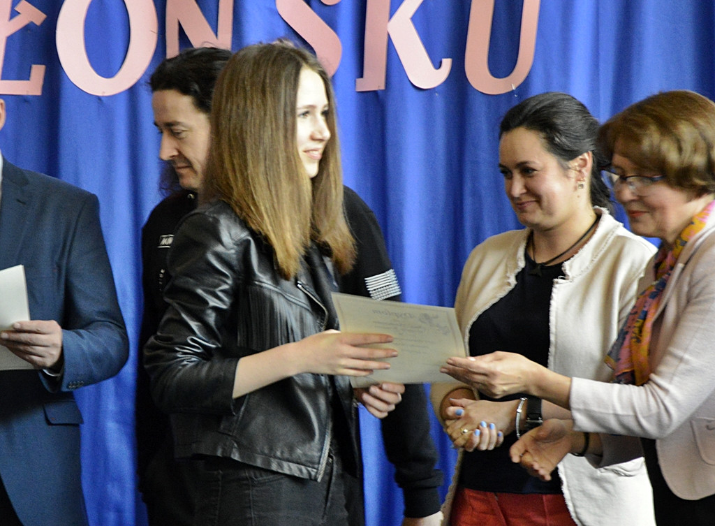 Konkursowe dwa w jednym: umiejętności wokalne i znajomość języka
