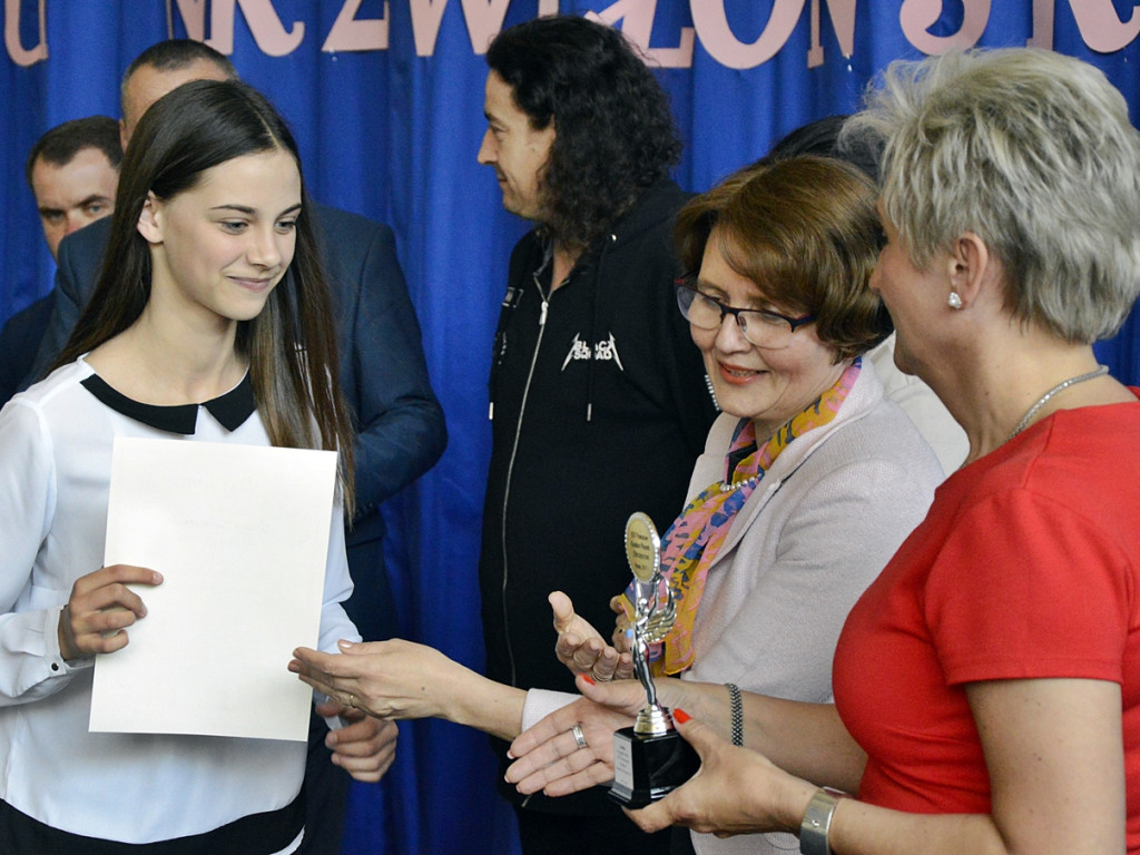 Konkursowe dwa w jednym: umiejętności wokalne i znajomość języka