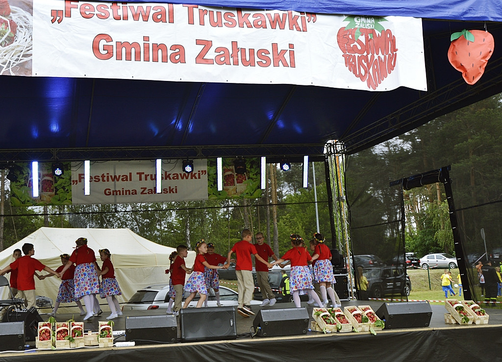 Truskawkowe święto w gminie Załuski [FOTORELACJA]