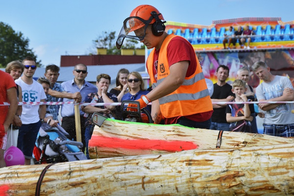 Wianki na Wiśle, truskawkowe przepisy i zawody drwali, czyli jak się bawiła gmina Czerwińsk [FOTORELACJA]