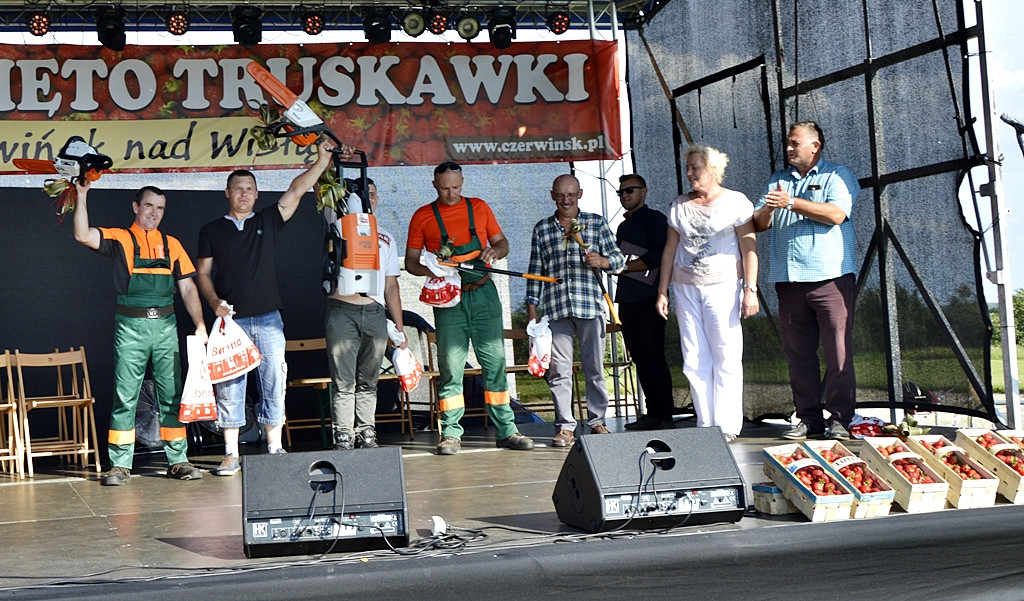 Wianki na Wiśle, truskawkowe przepisy i zawody drwali, czyli jak się bawiła gmina Czerwińsk [FOTORELACJA]
