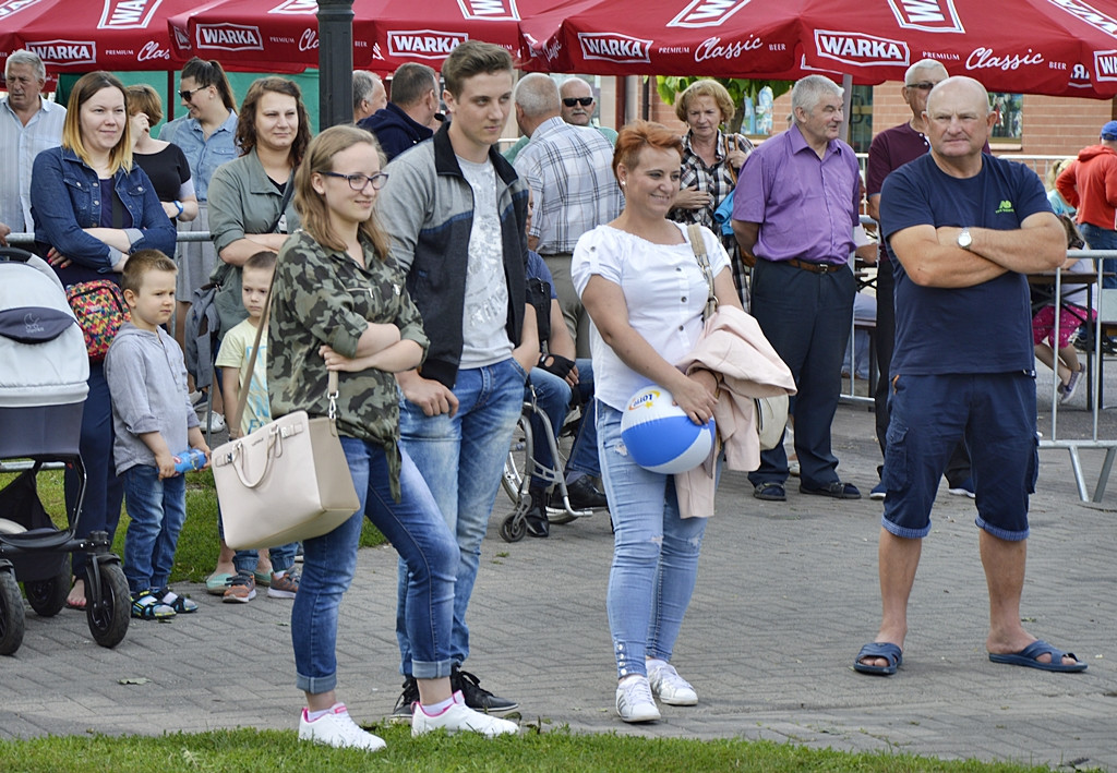 Pogoda niegwarantowana. Oddani tradycji na jarmarku w Raciążu [FOTORELACJA]