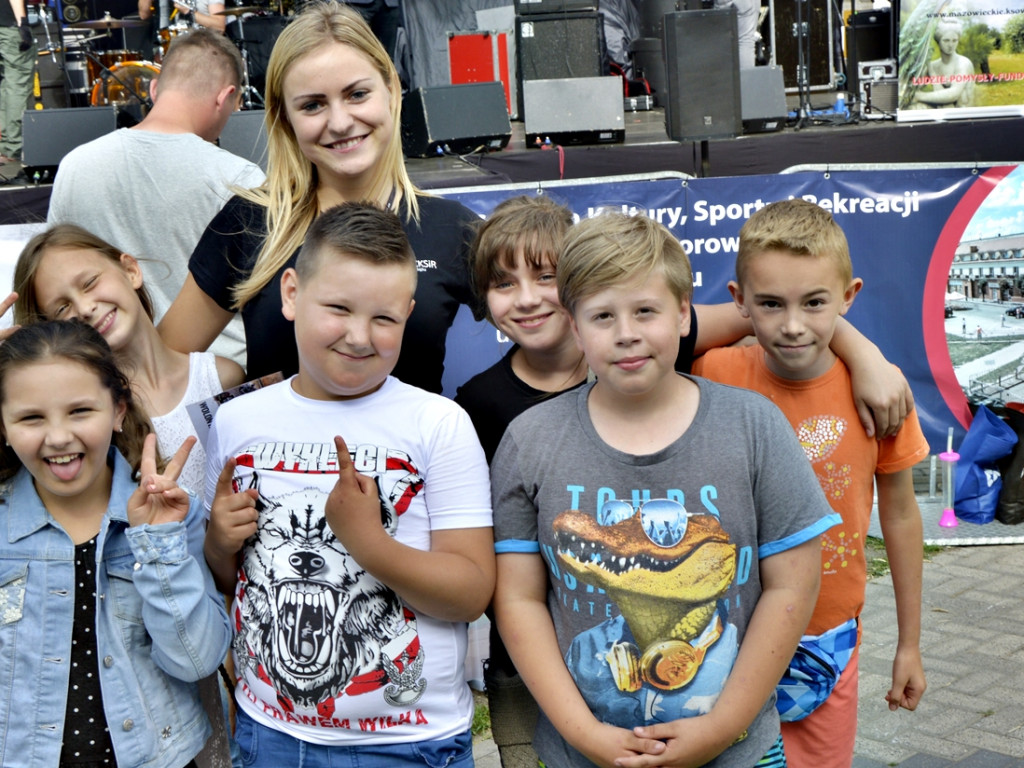 Pogoda niegwarantowana. Oddani tradycji na jarmarku w Raciążu [FOTORELACJA]