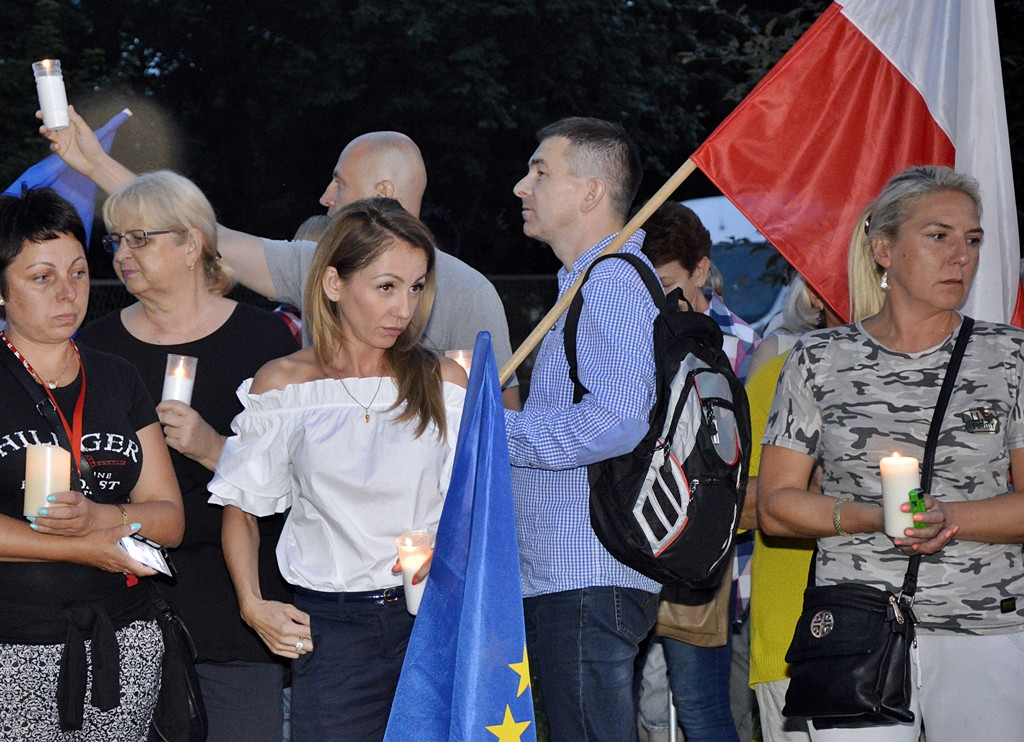 Gorąco przed płońskim sądem [FOTO-VIDEO]