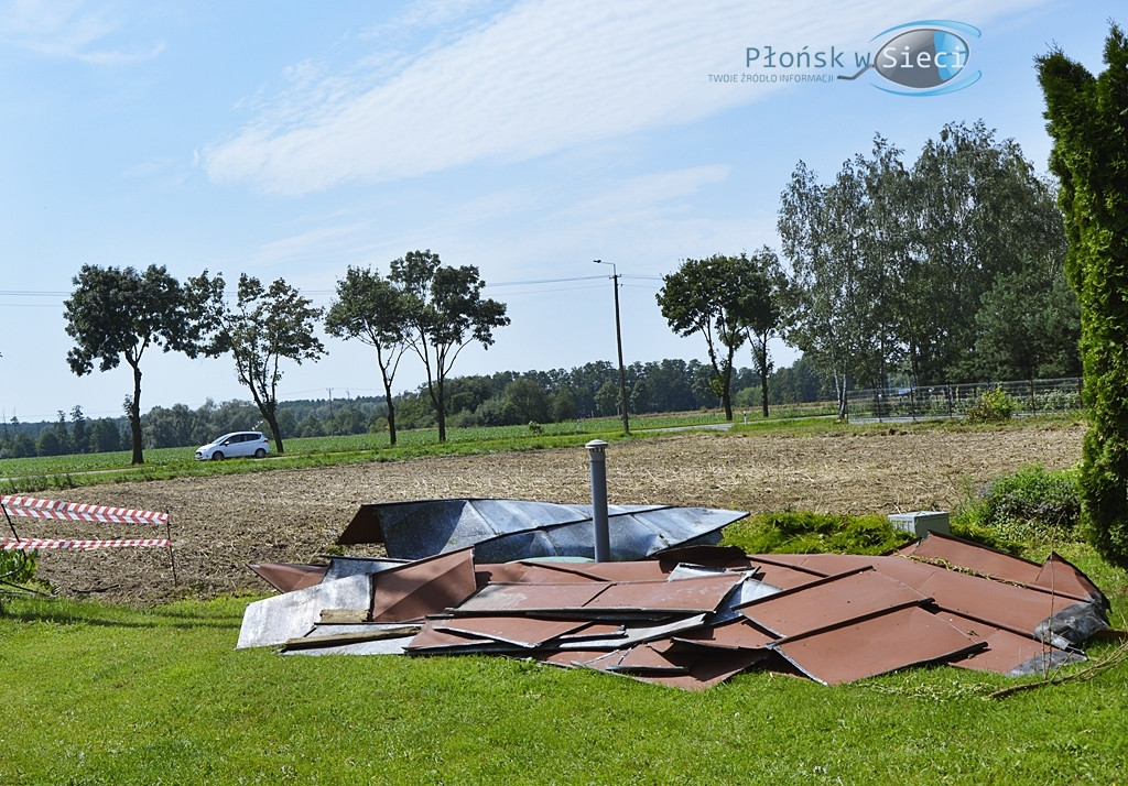 Żywioł uderzył w Dzierzążnię. Skala zniszczeń jest duża FOTORELACJA