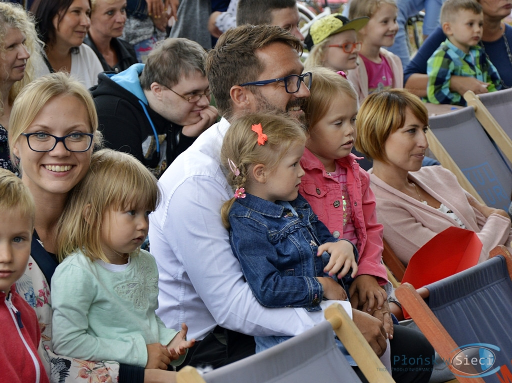 Festiwal uliczny pod znakiem Calineczki [FOTO-VIDEO]