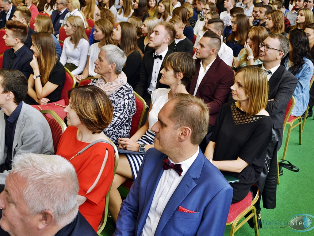 Wiekowy jubileusz pierwszej szkoły średniej w Płońsku [FOTORELACJA]
