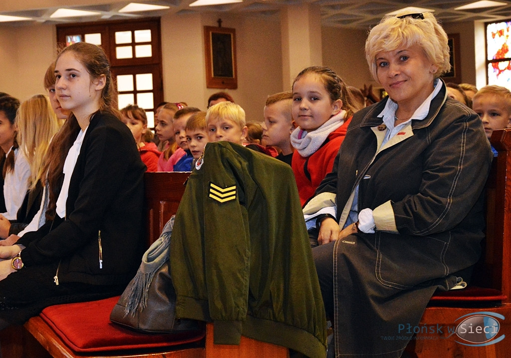 Szkolny hołd dla wielkiego patrona [FOTORELACJA]