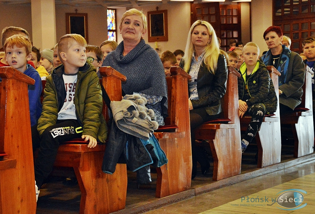 Szkolny hołd dla wielkiego patrona [FOTORELACJA]