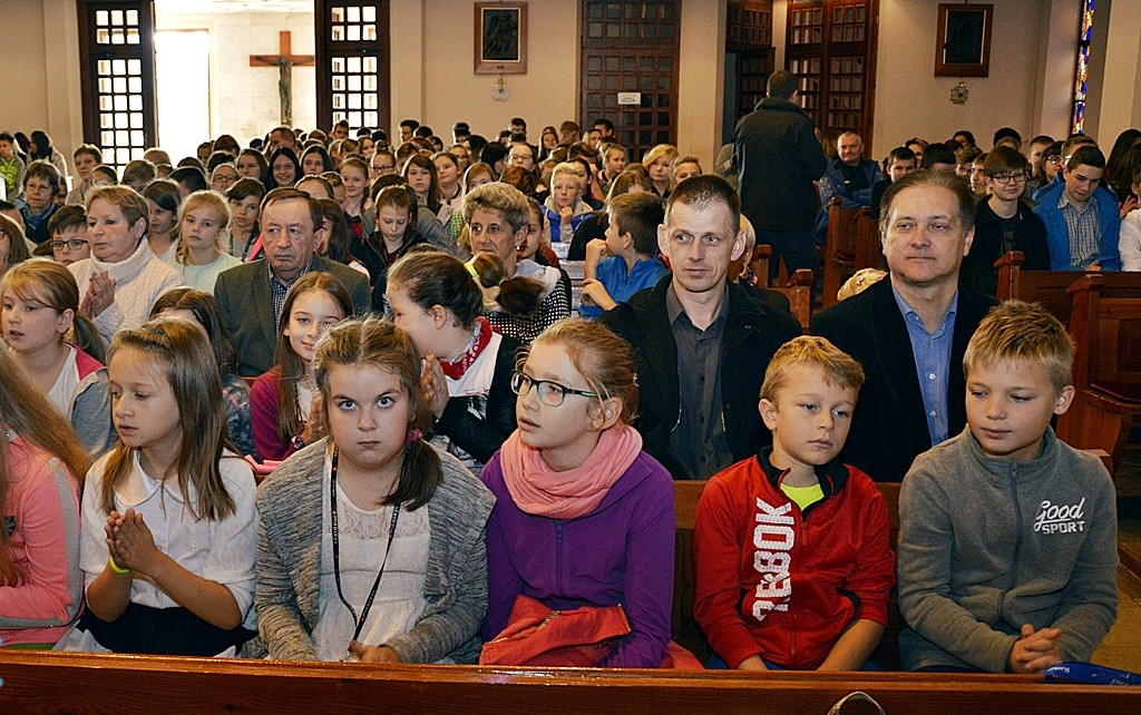 Szkolny hołd dla wielkiego patrona [FOTORELACJA]