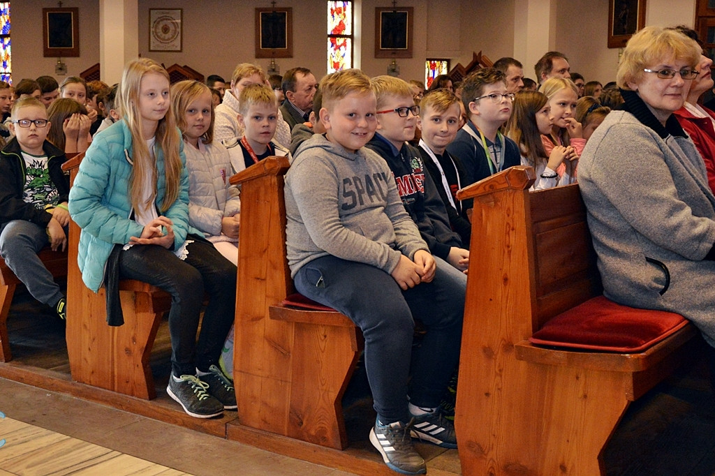 Szkolny hołd dla wielkiego patrona [FOTORELACJA]