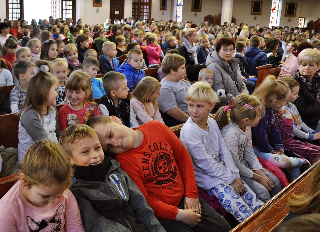 Szkolny hołd dla wielkiego patrona [FOTORELACJA]