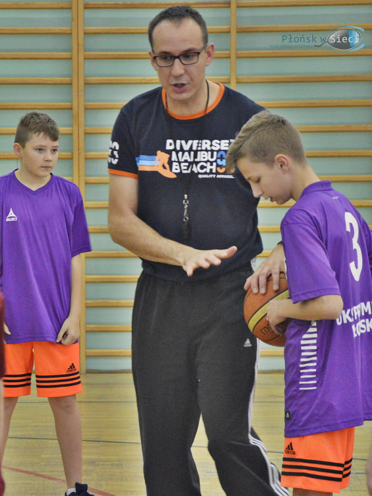 Szkolny basket z okazji Mikołajek [FOTO]