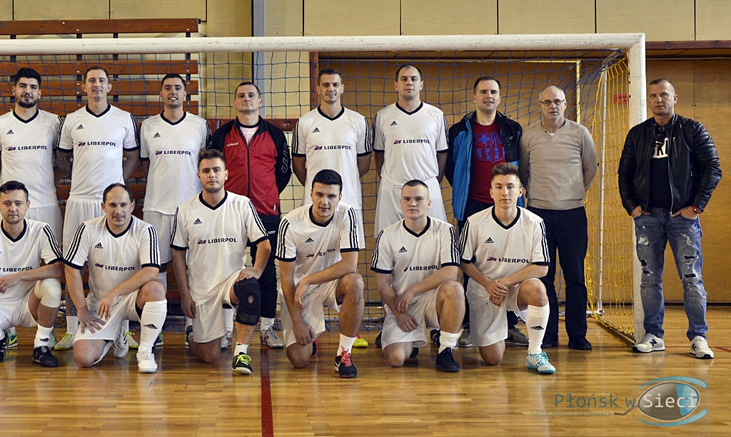 Futsalowe zakończenie roku - grad goli i szampan z życzeniami [FOTO]
