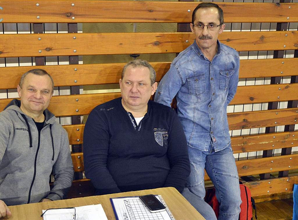 Futsalowe zakończenie roku - grad goli i szampan z życzeniami [FOTO]