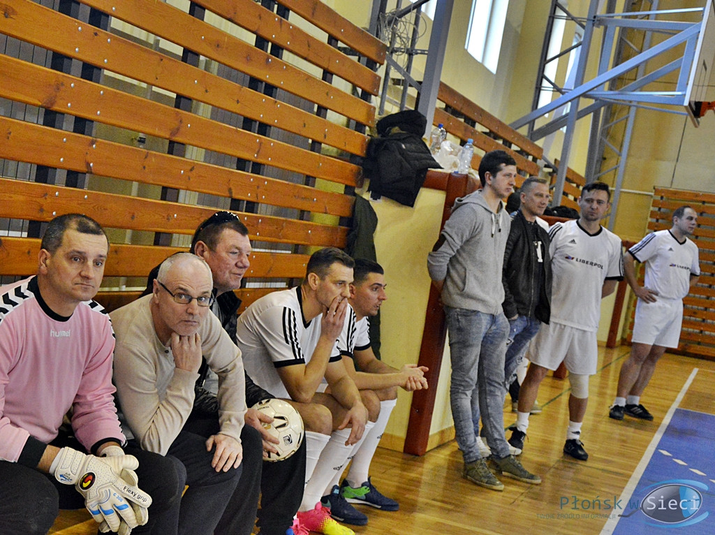 Futsalowe zakończenie roku - grad goli i szampan z życzeniami [FOTO]