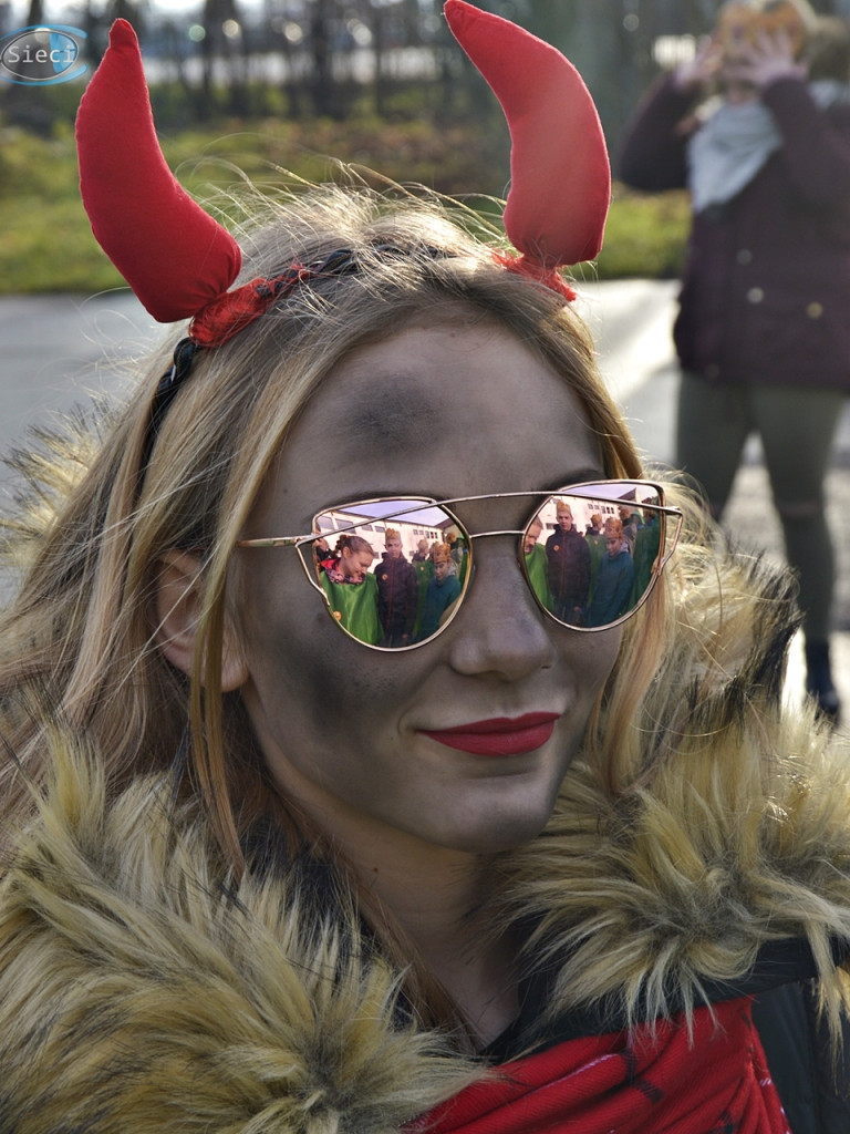 Przemierzali drogę do nowo narodzonego Jezusa ciągnikami [FOTORELACJA]