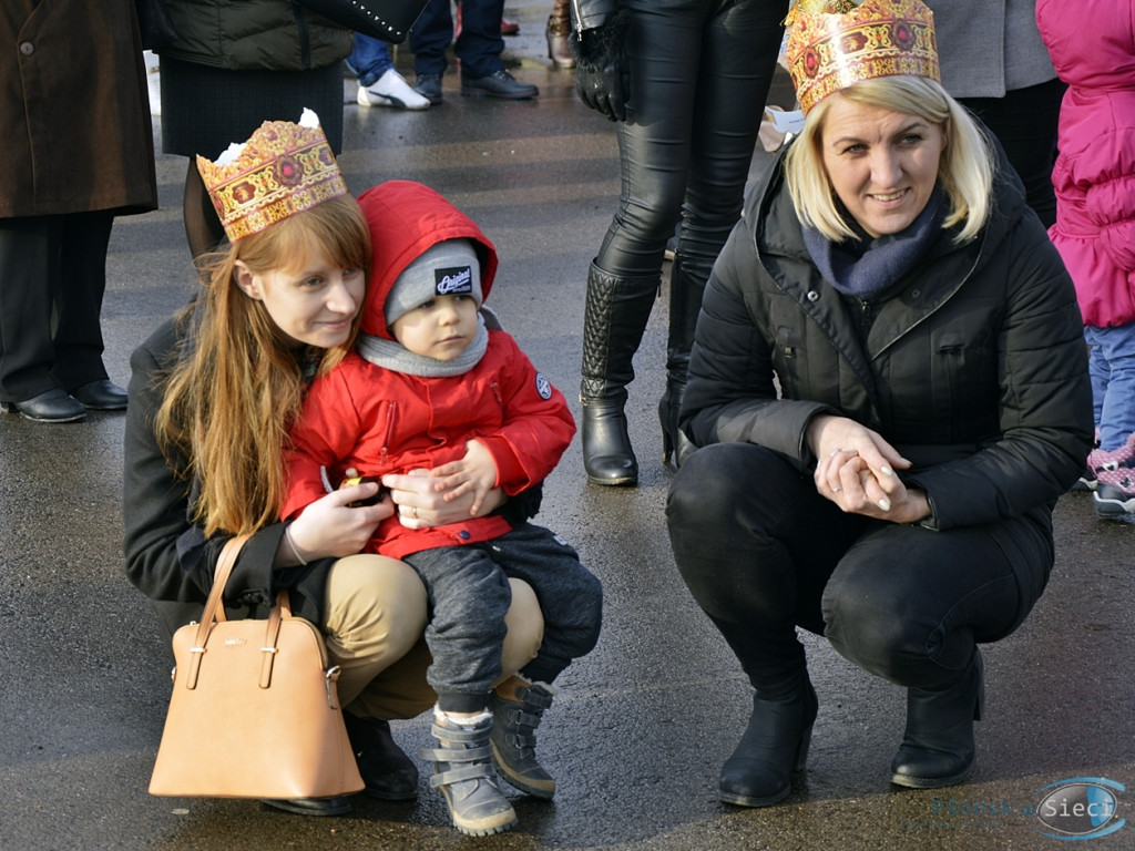 Przemierzali drogę do nowo narodzonego Jezusa ciągnikami [FOTORELACJA]