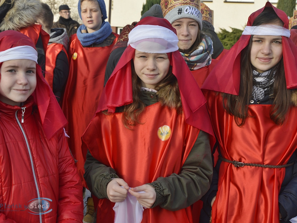 Przemierzali drogę do nowo narodzonego Jezusa ciągnikami [FOTORELACJA]