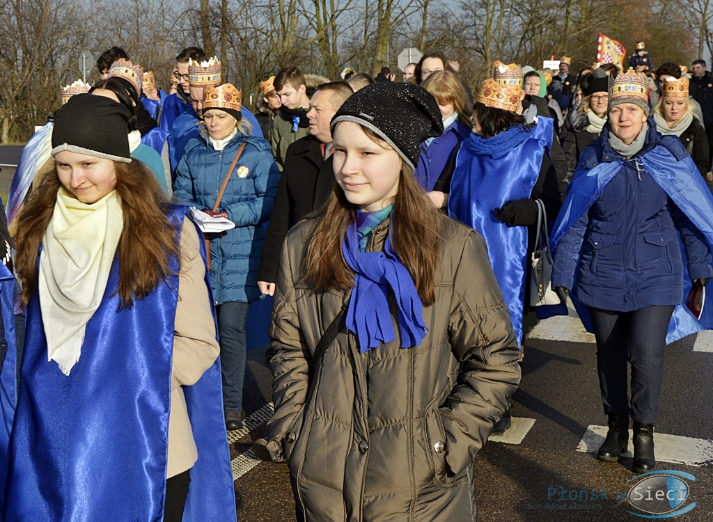Przemierzali drogę do nowo narodzonego Jezusa ciągnikami [FOTORELACJA]
