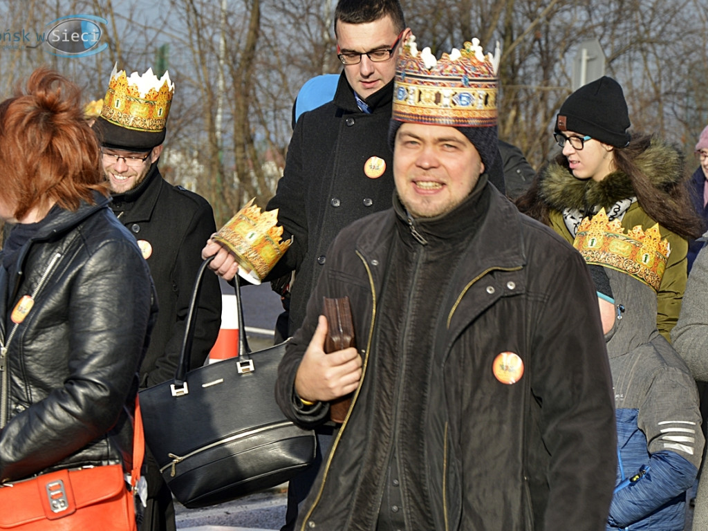 Przemierzali drogę do nowo narodzonego Jezusa ciągnikami [FOTORELACJA]