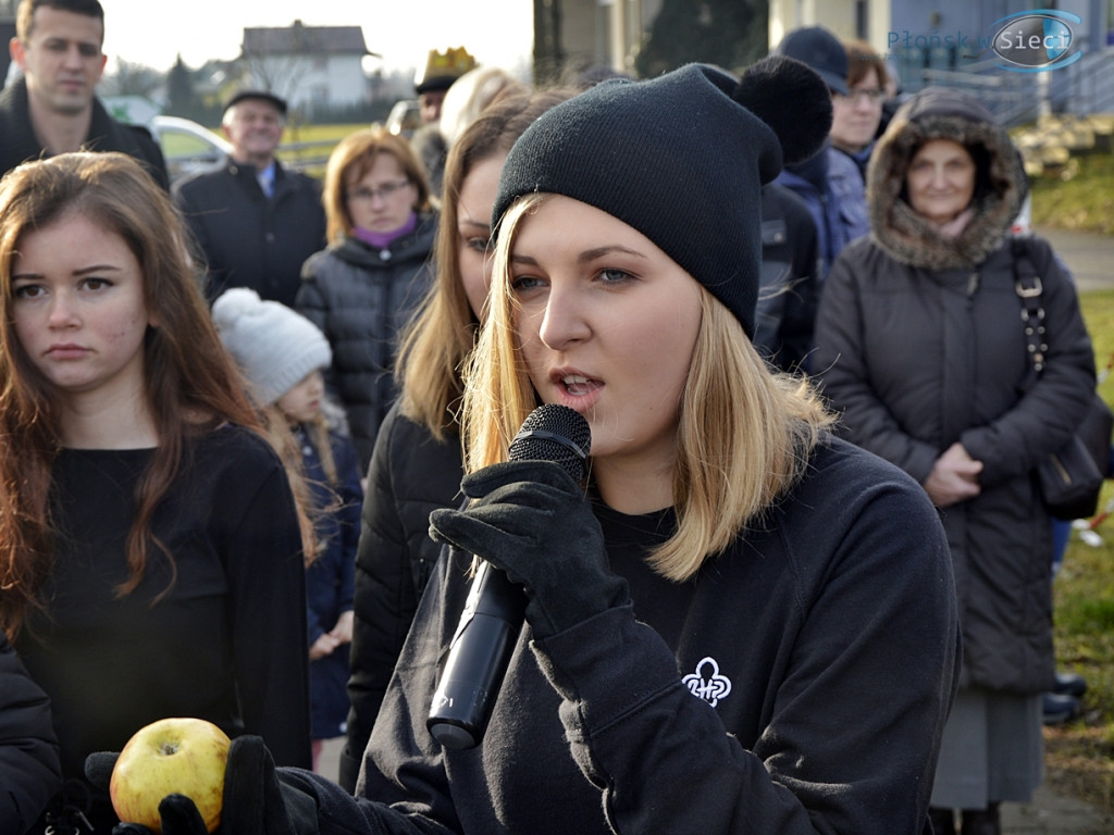 Przemierzali drogę do nowo narodzonego Jezusa ciągnikami [FOTORELACJA]