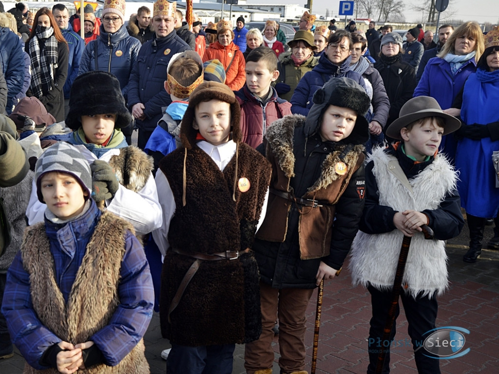 Przemierzali drogę do nowo narodzonego Jezusa ciągnikami [FOTORELACJA]
