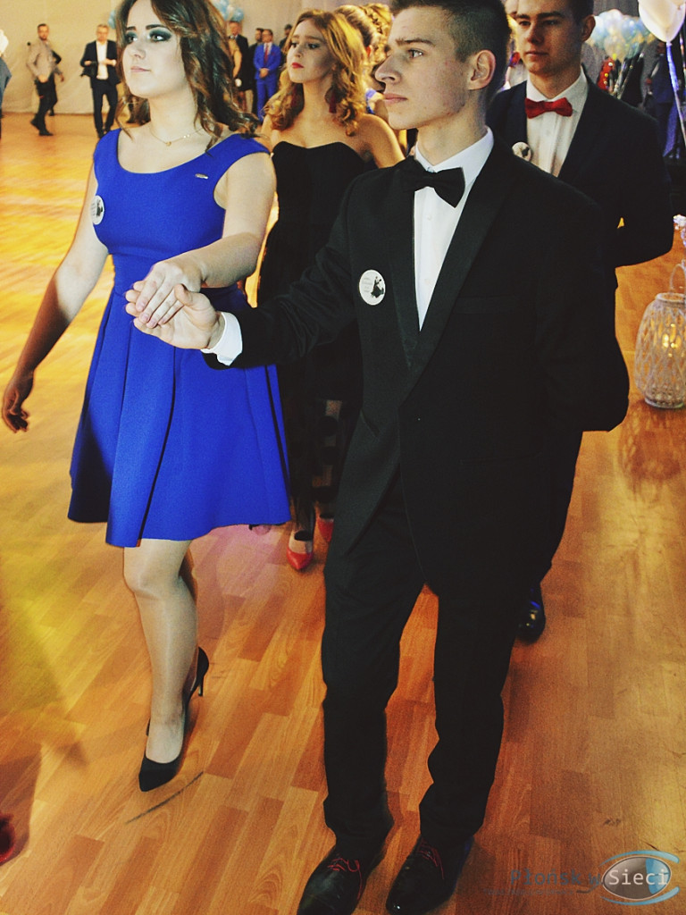 Bal na ponad dwieście par! Studniówka w liceum przy Płockiej [FOTORELACJA]