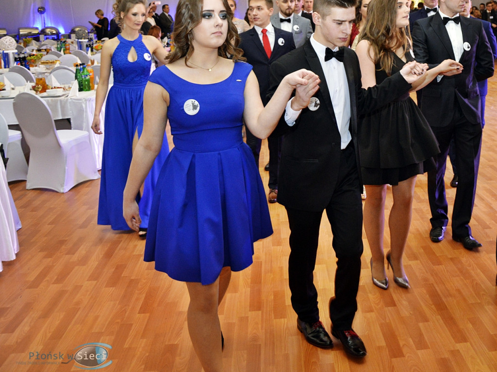 Bal na ponad dwieście par! Studniówka w liceum przy Płockiej [FOTORELACJA]
