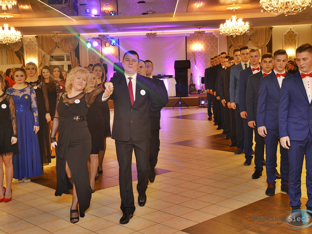 Noc pożegnania z dzieciństwem, a powitania dorosłego życia [FOTORELACJA]