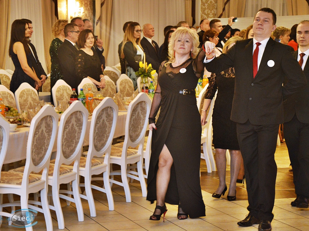 Noc pożegnania z dzieciństwem, a powitania dorosłego życia [FOTORELACJA]