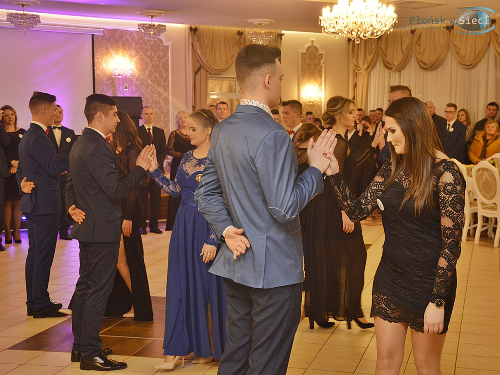 Noc pożegnania z dzieciństwem, a powitania dorosłego życia [FOTORELACJA]