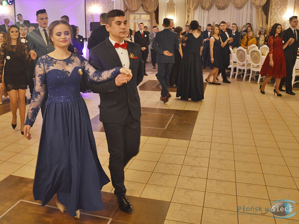 Noc pożegnania z dzieciństwem, a powitania dorosłego życia [FOTORELACJA]