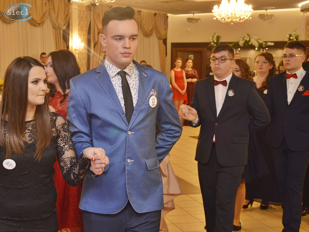 Noc pożegnania z dzieciństwem, a powitania dorosłego życia [FOTORELACJA]