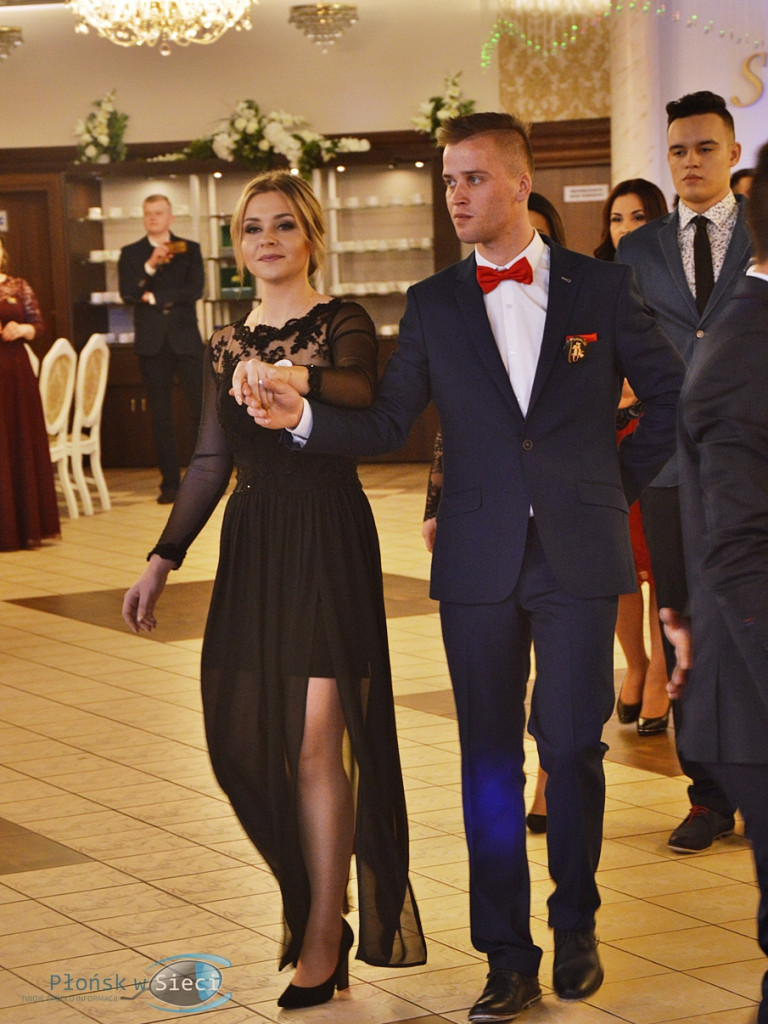 Noc pożegnania z dzieciństwem, a powitania dorosłego życia [FOTORELACJA]