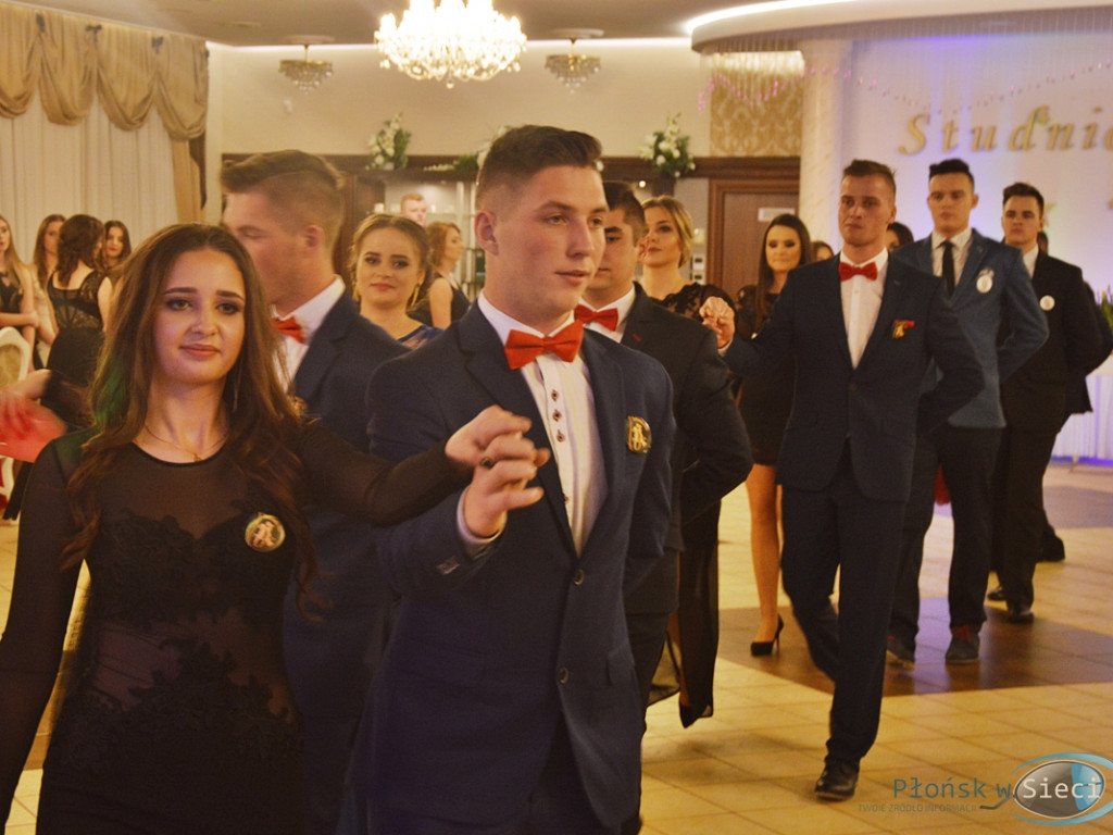 Noc pożegnania z dzieciństwem, a powitania dorosłego życia [FOTORELACJA]