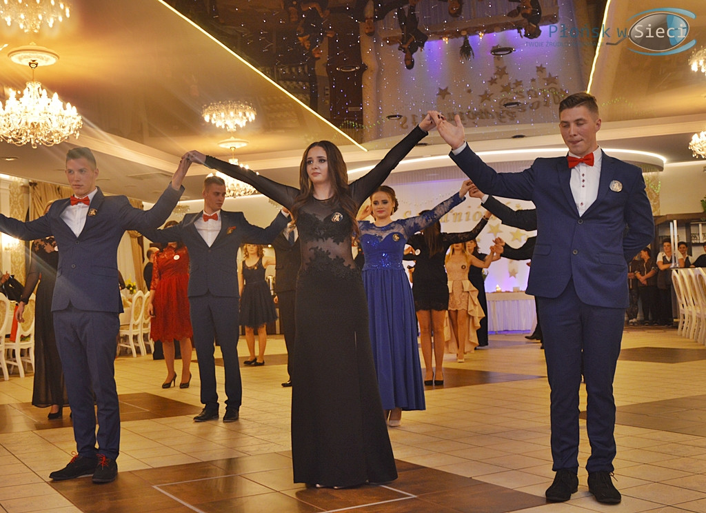 Noc pożegnania z dzieciństwem, a powitania dorosłego życia [FOTORELACJA]