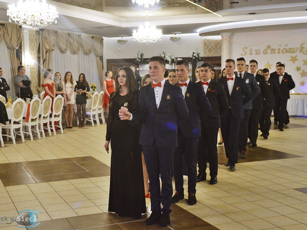 Noc pożegnania z dzieciństwem, a powitania dorosłego życia [FOTORELACJA]