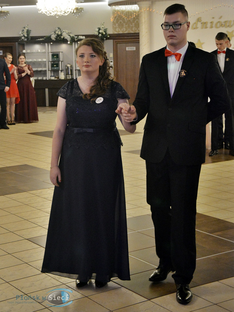 Noc pożegnania z dzieciństwem, a powitania dorosłego życia [FOTORELACJA]